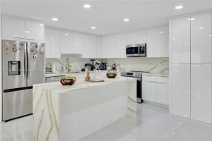 8720 Sw 103rd Ave 8720, Miami