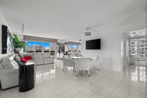 19101 Ne 36th Ct 807, Aventura
