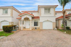 7347 Nw 173rd Dr 102, Hialeah