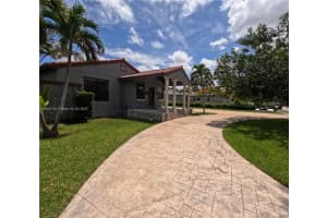 2518 Monroe St 1 2, Hollywood, FL 33020, - MLS#A11842193
