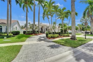 10828 Nw 5th St, Plantation