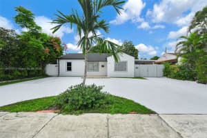 840 Ne 4th Pl Hialeah, FL 33010 - MLS#A11842337