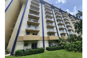 801 NW 47th Ave APT 119W, Miami, FL 33126, - MLS#A11842343