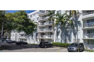 494 Nw 165th St Rd C-403, Miami
