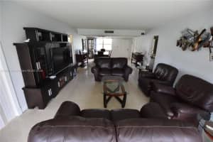3800 Oaks Clubhouse Dr 309, Pompano Beach