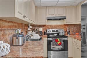 1490 W 42nd Pl #202, Hialeah, FL 33012, - MLS#A11842369