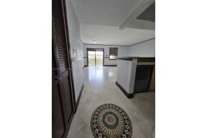 8425 Nw 8th St 307, Miami
