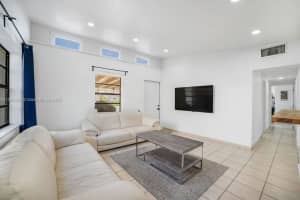 8320 Sw 43rd Ter, Miami