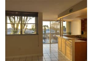9411 Sw 4th St 202, Miami