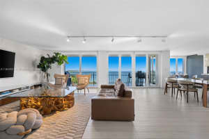 600 Grapetree Dr 9cn Key Biscayne, FL 33149 - MLS#A11842621