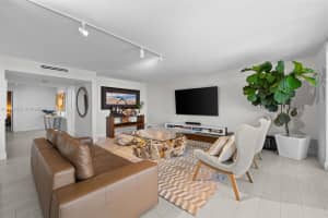 600 Grapetree Dr 9cn Key Biscayne, FL 33149 - MLS#A11842621