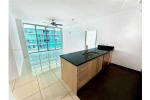 79 SW 12th St 1909-S + DEN, Miami, FL 33130 - MLS#A11842640