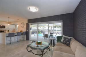 609 S Crescent Dr Hollywood, FL 33021 - MLS#A11842689
