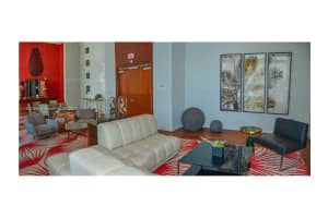 1300 Brickell Bay Dr 2210, Miami