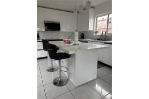 380 W 45th St, Hialeah, FL 33012 - MLS#A11842726