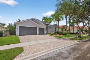 1347 Ginger Cir Weston, FL 33326 - MLS#A11842743