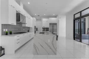8109 Nw 48th Ter Doral, FL 33166 - MLS#A11842764