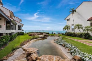 2000 S Bayshore Dr 69, Miami