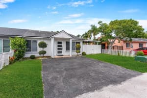 4042 Nw 181st Ln Miami Gardens, FL 33055 - MLS#A11842786