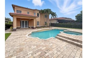 9751 Sw 35th St Miami, FL 33165 - MLS#A11842805