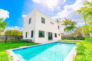 21320 Ne 26th Ave Miami, FL 33180 - MLS#A11842833