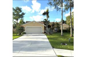 104 Oxford Ct, Royal Palm Beach