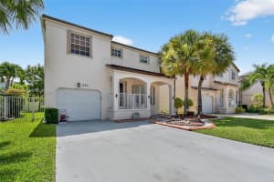 347 Nw 153rd Ln Pembroke Pines, FL 33028 - MLS#A11842885