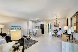 850 Sw 133rd Ter 316b, Pembroke Pines