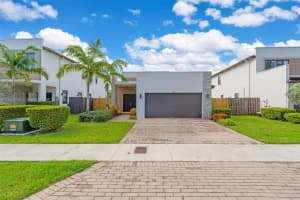 348 Ne 210th Way, Miami