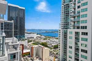227 Ne 2nd St 2911, Miami