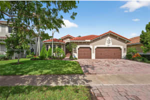 8971 Edgewater Bnd, Parkland