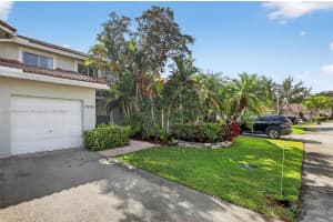 7592 Pinewalk Dr S, Margate, FL 33063, Sold 09/16/25