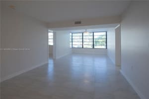 1717 Whitehall Dr 201, Davie, FL 33324 - MLS#A11843094