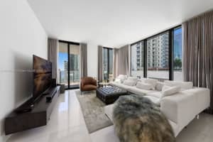 1010 Brickell Ave 1405, Miami