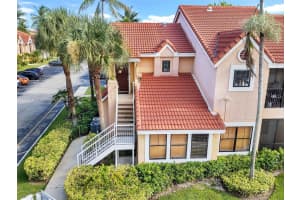 15560 Sw 104th Ter 611, Miami