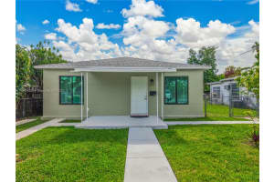 310 Sw 31st Ct, Miami
