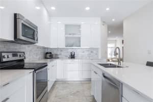 5622 NW 112 Ct, Doral, FL 33178 - MLS#A11843121