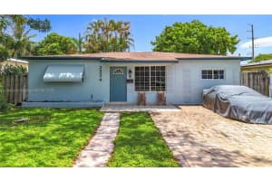 2334 Pierce St, Hollywood