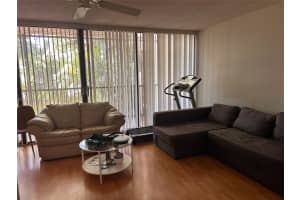 2811 Sw 87th Ter 1210, Davie