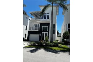 8286 Nw 33rd Ter Doral, FL 33122 - MLS#A11843164