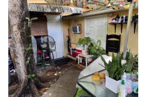 235 Nw 127th St, North Miami