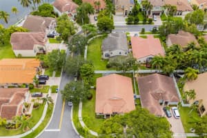 1061 Nw 185th Ter Pembroke Pines, FL 33029 - MLS#A11843181