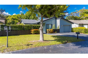 8932 NW 9th Pl, Plantation, FL 33324 Sold 10/21/25