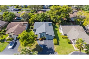 8932 NW 9th Pl, Plantation, FL 33324 Sold 10/21/25