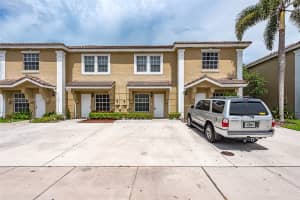 705 Sw 122nd Ave 705, Pembroke Pines