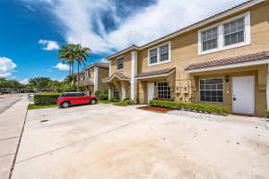 705 SW 122nd Ave 705, Pembroke Pines, FL 33025 - MLS#A11843214
