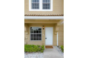 705 SW 122nd Ave 705, Pembroke Pines, FL 33025 - MLS#A11843214