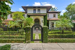 2701 Sw 77th Ct, Miami