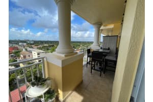 215 Sw 42nd Ave Ph08 Miami, FL 33134 - MLS#A11843240