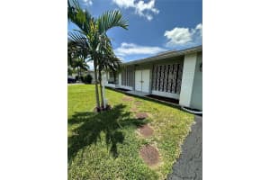 5300 Madison St, Hollywood, FL 33021 - MLS#A11843248